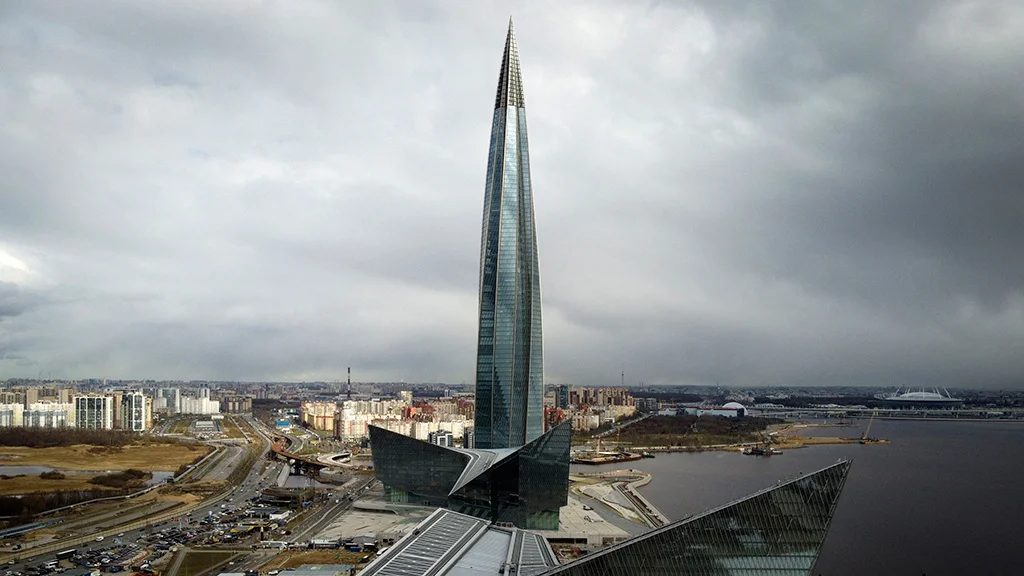 Новые небоскребы в Петербурге: как развитие города влияет на выбор жилья для гостей